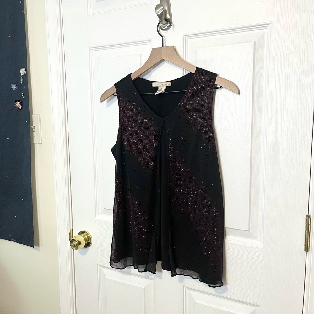 ✧･ﾟred sparkle sleeveless top